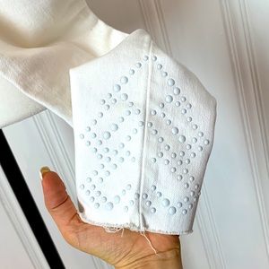 NWT LEVI’S 711 white jeans with studs 8.2